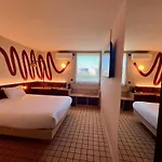 Western Du Phare Otel 3*
