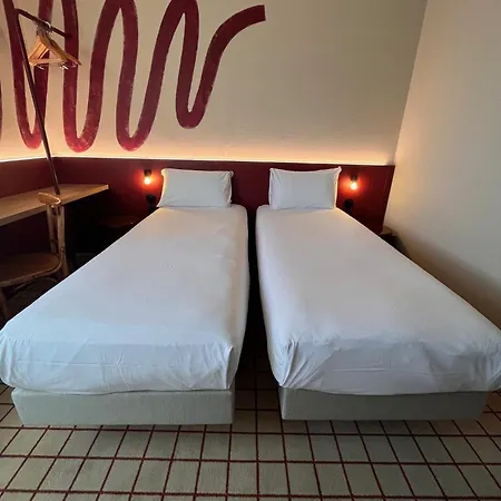 Western Du Phare מלון