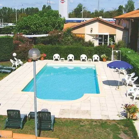 Western Du Phare מלון 3*