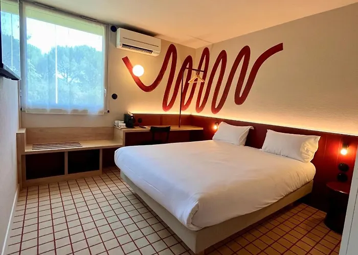 Western Du Phare מלון 3*