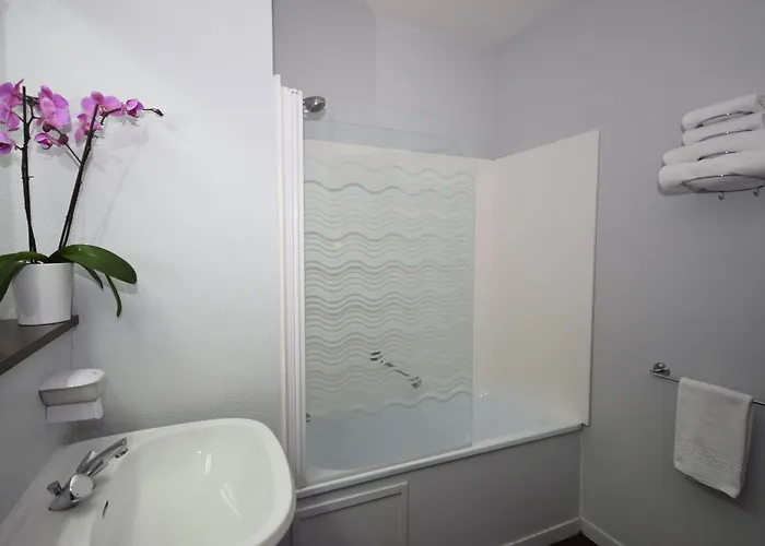 Western Du Phare מלון Mérignac