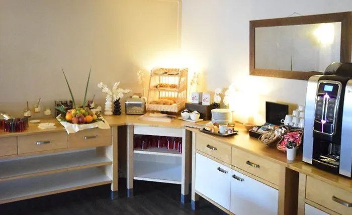 Western Du Phare Готель